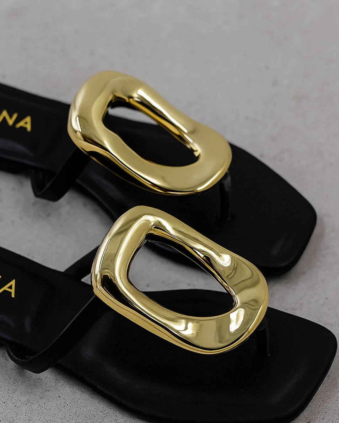 Helen Sandal Black