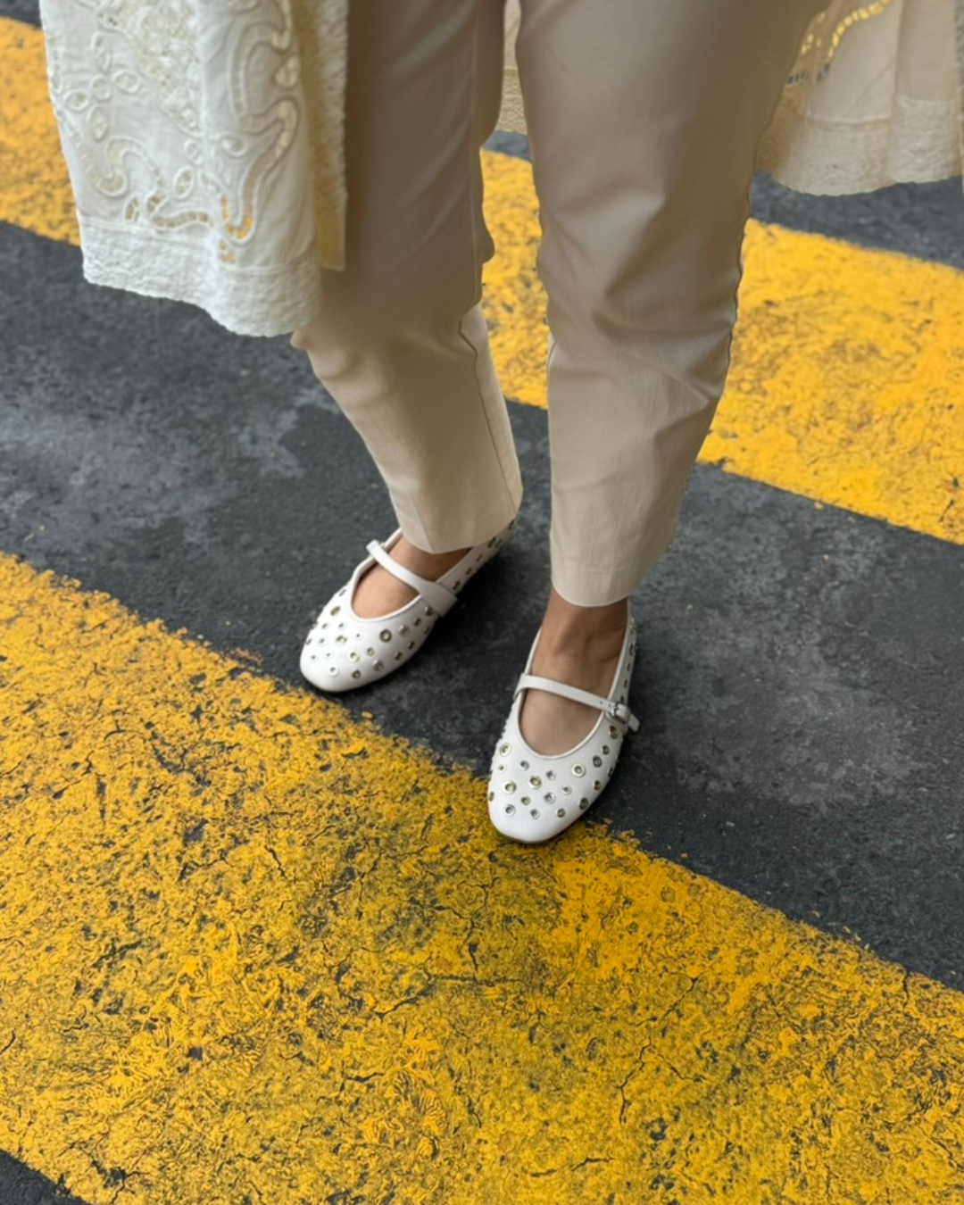 MILA FLAT IVORY