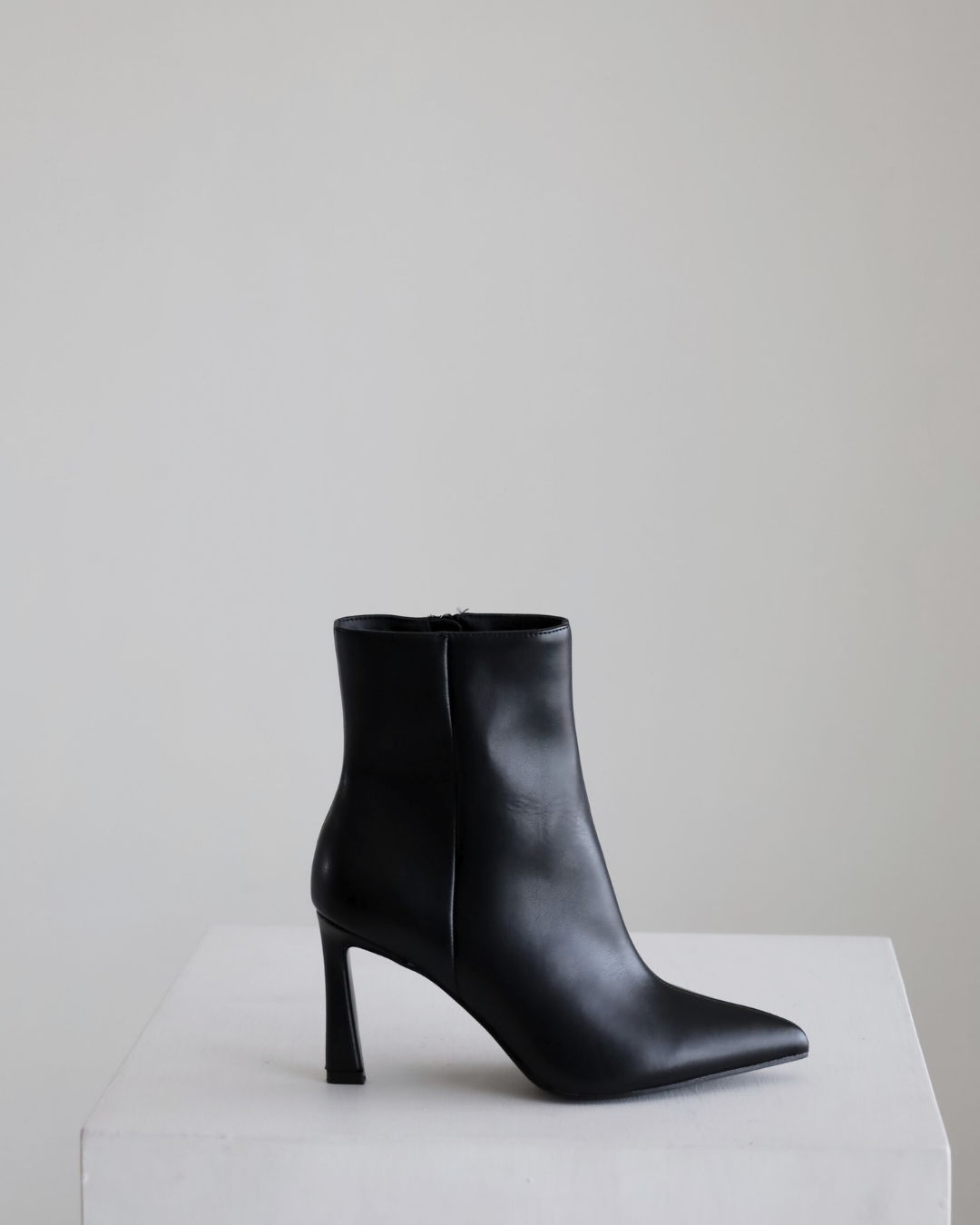 LYRA ANKLE BOOTS