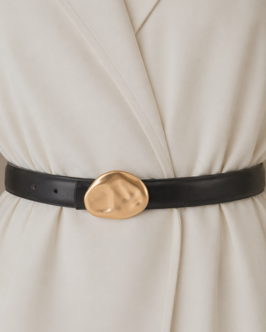 THE PEBBLE BLACK